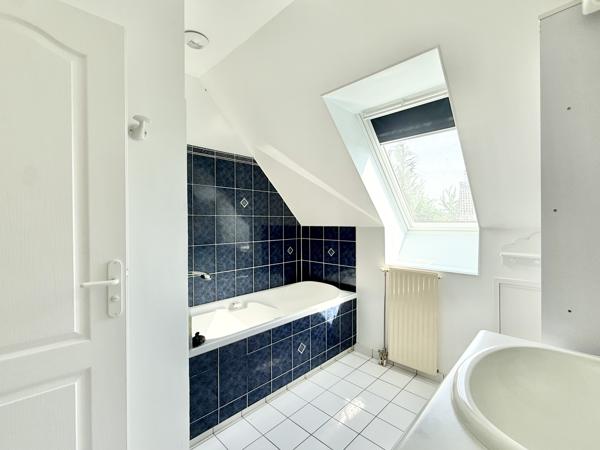 Maison
         8 pièces
        - 150 m² 515 000 € *