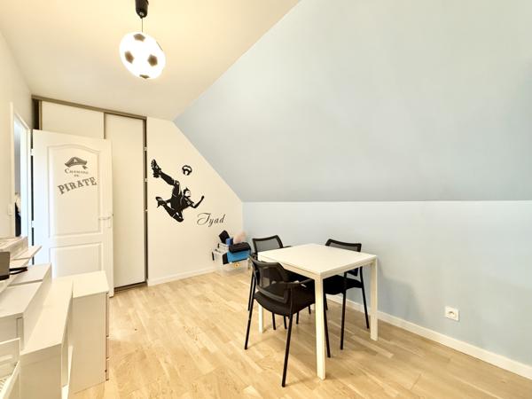 Maison
         8 pièces
        - 150 m² 515 000 € *