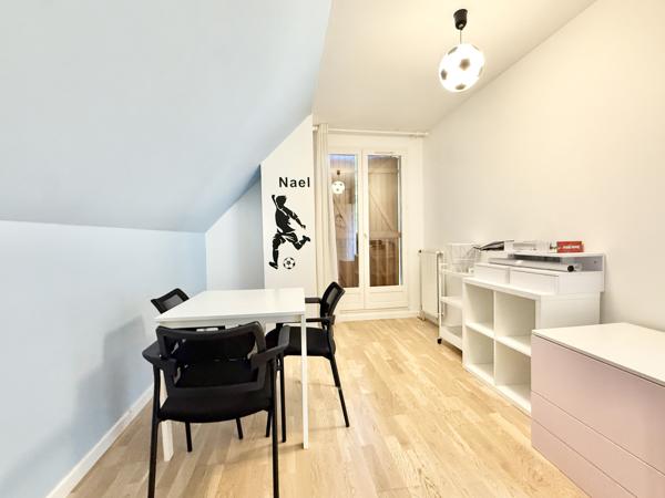 Maison
         8 pièces
        - 150 m² 515 000 € *