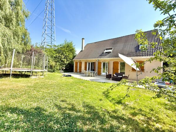 Maison
         8 pièces
        - 150 m² 515 000 € *