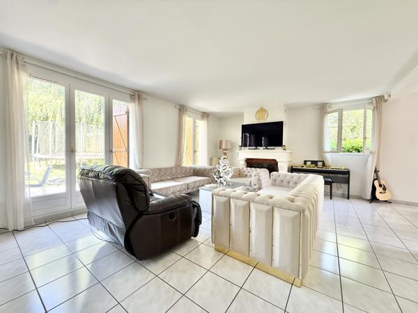 Maison
         8 pièces
        - 150 m² 515 000 € *