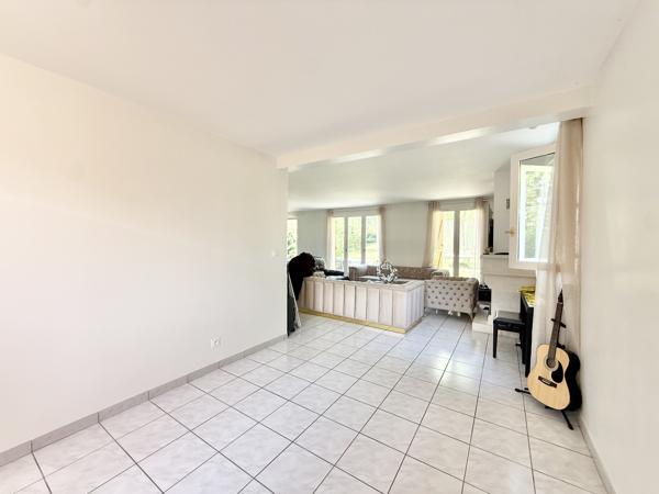 Maison
         8 pièces
        - 150 m² 515 000 € *