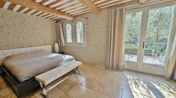 Maison 7 pièces - 300 m²