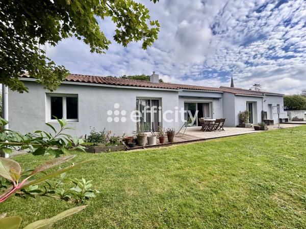 Maison
         6 pièces
        - 130 m² 349 700 € *