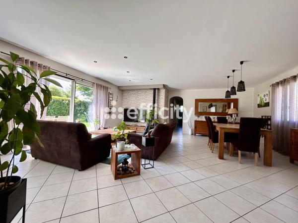 Maison
         6 pièces
        - 130 m² 349 700 € *