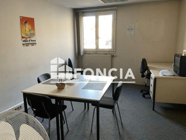 À vendre Local commercial 199.35 m² - Chambéry 73000