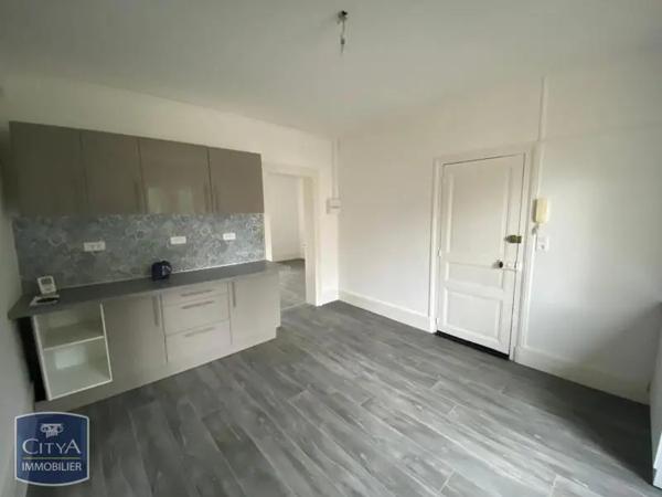 Appartement à louer 3 pièces 67.39m² Charleville-Mézières (08000)