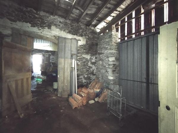 Maison 100m² + studio à rénover + dépendances