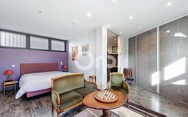 Appartement à vendre    4 pièces • 148,43 m2 Périgueux