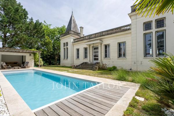 CHARTREUSE RÉNOVÉE PAR ARCHITECTE - CALME – JARDIN – DÉPENDANCE - PISCINE - GARAGE