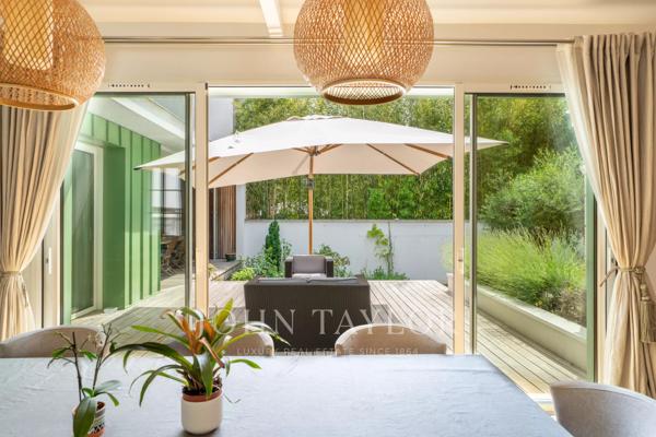 CHARTREUSE RÉNOVÉE PAR ARCHITECTE - CALME – JARDIN – DÉPENDANCE - PISCINE - GARAGE
