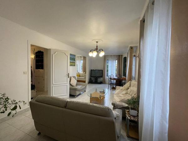 Maison familiale 9 pièces avec jardin - Charme et volumes à Bondy