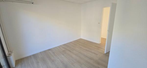 LOCAL PROFESSIONNEL NEUF SUR LA COMMUNE D'AIX EN PROVENCE (13100)