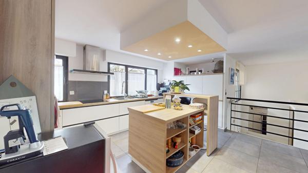 Maison Chatenay Malabry 7 pièces 128.69 m2 Carrez (191.29m² au total) + Toit Terrasse 76m² + Jardin 200m² environ