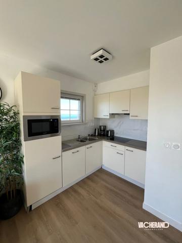 Villa trois étoiles avec extérieur et parking privatif au Doma