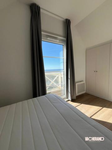 Villa trois étoiles avec extérieur et parking privatif au Doma