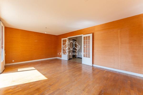 À vendre – Joli T3 à rénover avec balcon et vue dégagée à Oullins.
