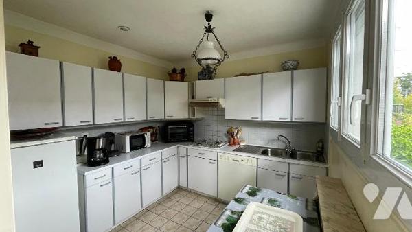 Maison à Vendre à Montmorency (95160) en Val-d'Oise (95), 5 pièces sur terrain de 371 m2