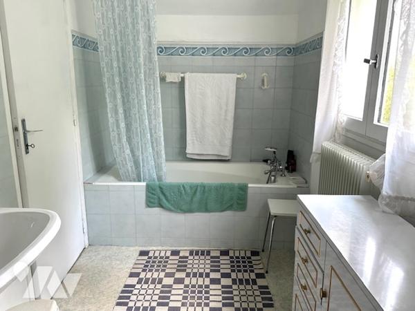 Maison à Vendre à Montmorency (95160) en Val-d'Oise (95), 5 pièces sur terrain de 371 m2