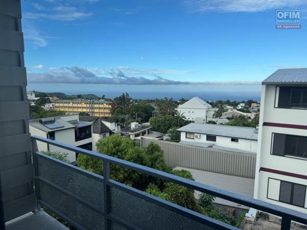 A louer studios neufs, MEUBLE ET EQUIPE haut de gamme le Tampon centre ville