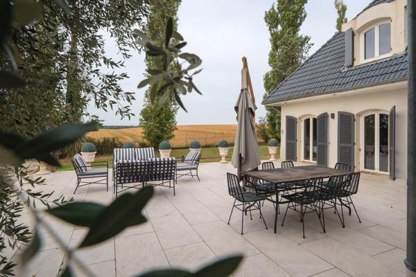 Saint-Symphorien-D'Ozon - Maison meublée et climatisées de 221,53 m² - 4 Chambres - Piscines - Jardin Avec Étang