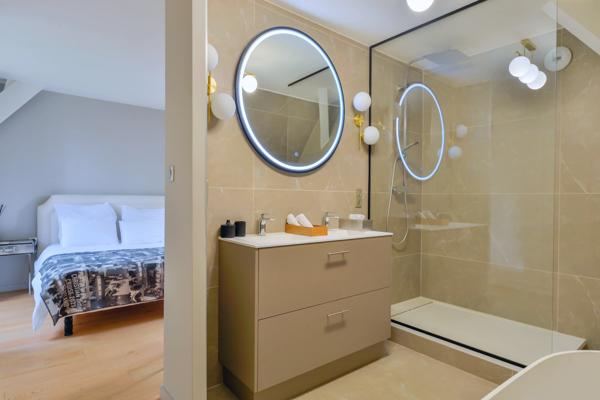 Saint-Symphorien-D'Ozon - Maison meublée et climatisées de 221,53 m² - 4 Chambres - Piscines - Jardin Avec Étang