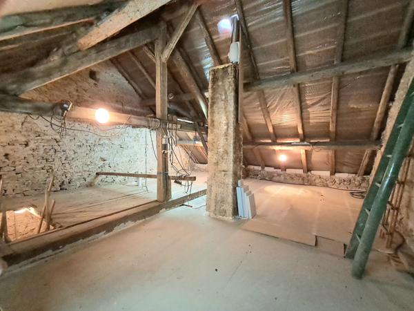 Maison individuelle de type 4 avec grange.