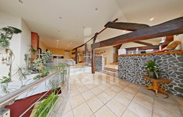 Maison de 221 m²