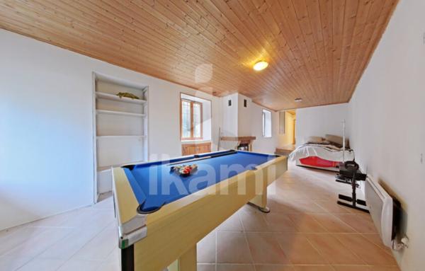 Maison de 221 m²