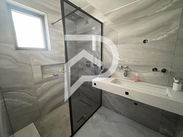 Maison 10 pièces 210 m2
