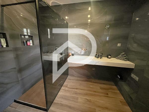 Maison 10 pièces 210 m2