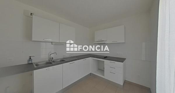 Location Appartement 3 pièces 77.18 m² - Les Pavillons-sous-bois 93320