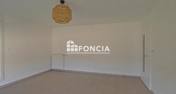 Location Appartement 3 pièces 77.18 m² - Les Pavillons-sous-bois 93320