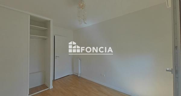 Location Appartement 3 pièces 77.18 m² - Les Pavillons-sous-bois 93320