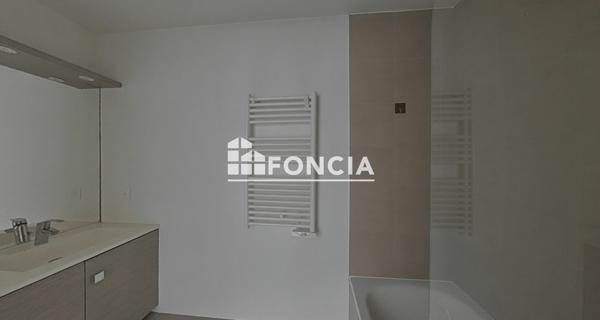 Location Appartement 3 pièces 77.18 m² - Les Pavillons-sous-bois 93320