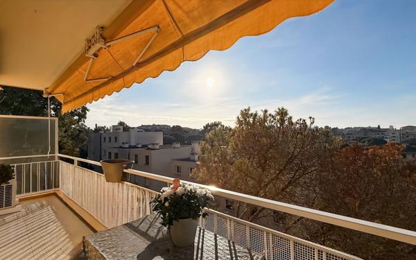 Appartement à vendre    4 pièces • 71,60 m2 Saint-Raphaël