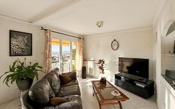 Appartement à vendre    4 pièces • 71,60 m2 Saint-Raphaël