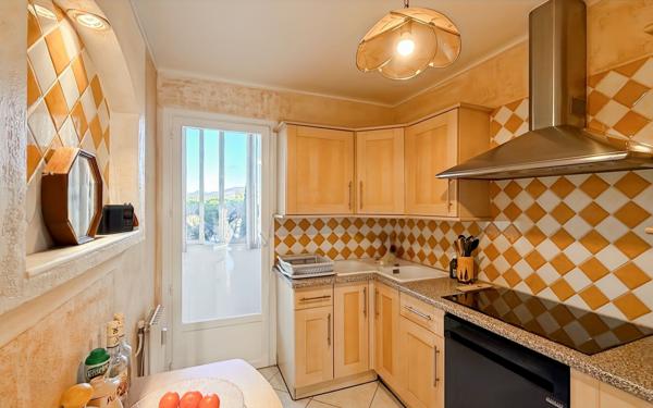 Appartement à vendre    4 pièces • 71,60 m2 Saint-Raphaël