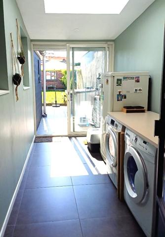 Maison
         6 pièces
        - 90 m² Exclusivité 210 000 € *