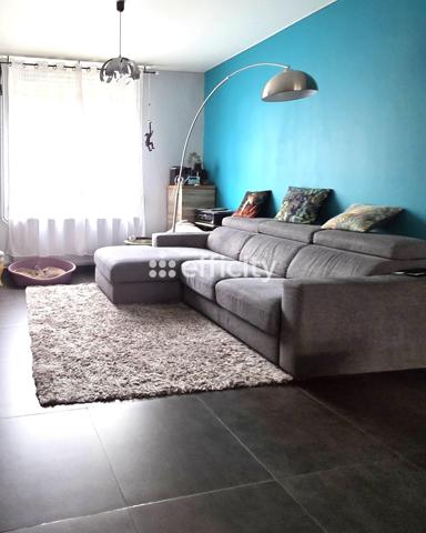 Maison
         6 pièces
        - 90 m² Exclusivité 210 000 € *