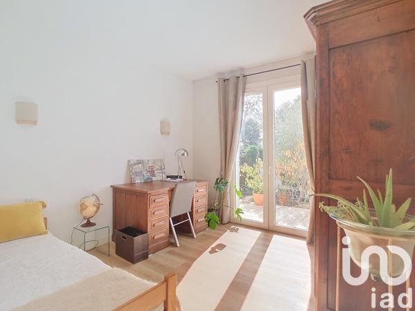 Maison traditionnelle 6 pièces de 168 m² à Chassieu (69680)