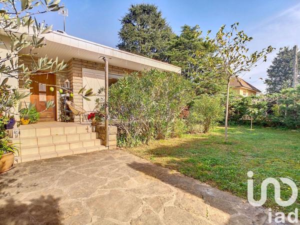 Maison traditionnelle 6 pièces de 168 m² à Chassieu (69680)