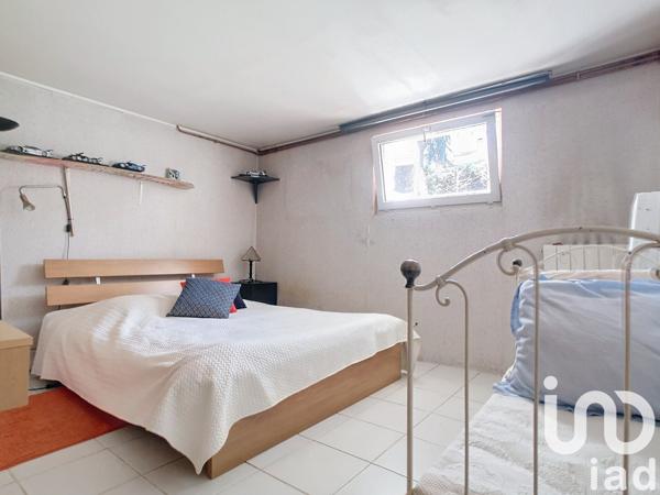 Maison traditionnelle 6 pièces de 168 m² à Chassieu (69680)