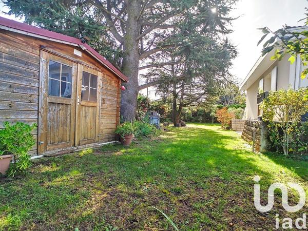 Maison traditionnelle 6 pièces de 168 m² à Chassieu (69680)