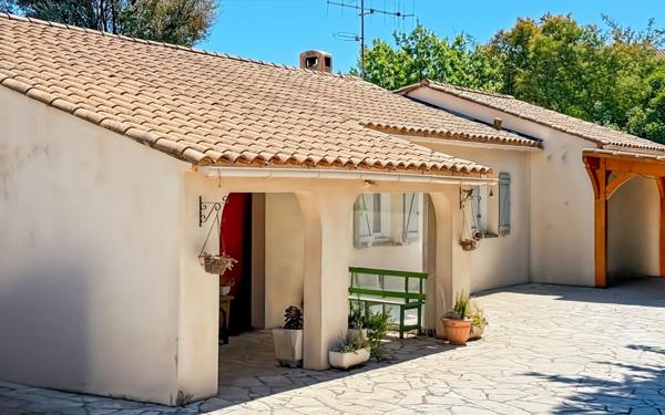 Maison à vendre    5 pièces • 186,87 m2 Fréjus