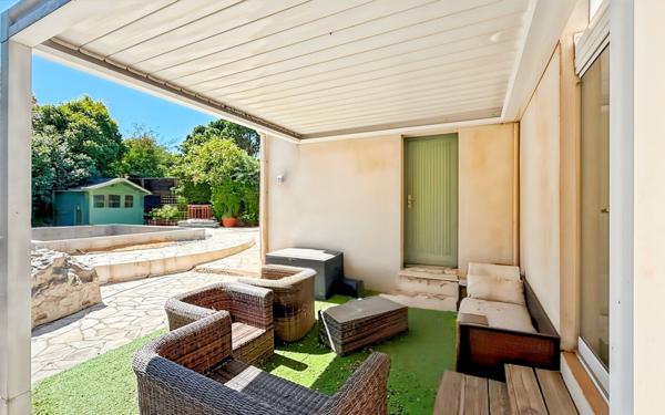 Maison à vendre    5 pièces • 186,87 m2 Fréjus
