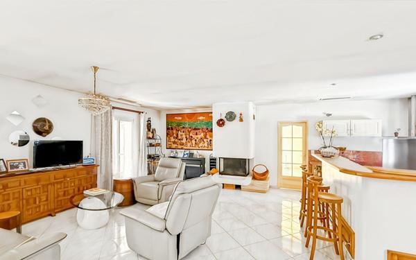 Maison à vendre    5 pièces • 186,87 m2 Fréjus