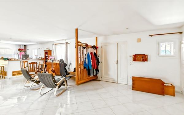 Maison à vendre    5 pièces • 186,87 m2 Fréjus