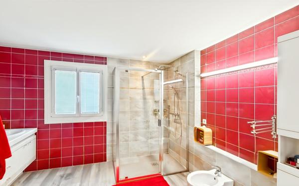 Maison à vendre    5 pièces • 186,87 m2 Fréjus