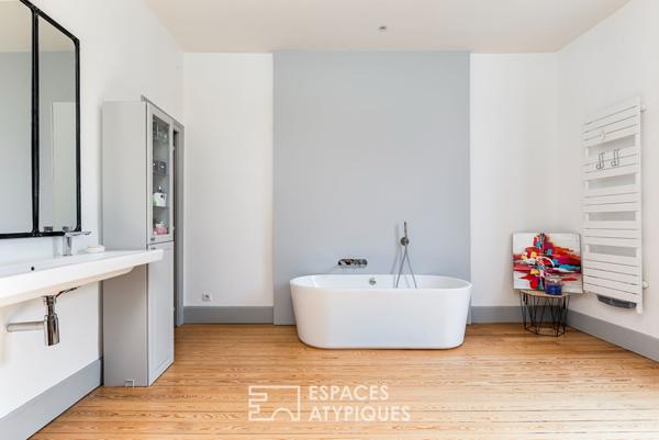 Maison de ville avec jardin, piscine et garage